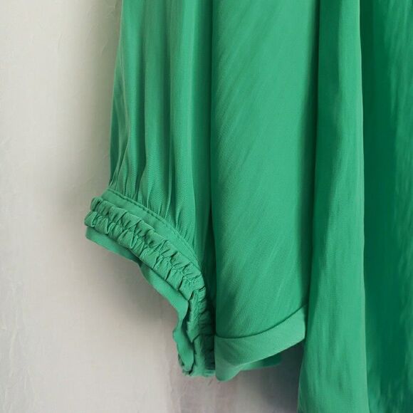 Chicos Braided Detail Top V Neck Dolman Sleeve Blouse Relaxed Green Size 2 US L - Picture 4 of 8